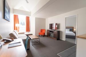 TV i/ili multimedijalni sistem u objektu Adara Hotel