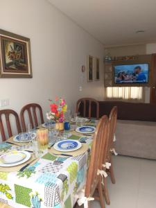 TV o dispositivi per l'intrattenimento presso sobrado 08 com duas suítes, conf