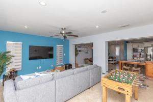 Μια τηλεόραση ή/και κέντρο ψυχαγωγίας στο Casa Bora Bora - Fun in Miami - Big Pool - Fit 12
