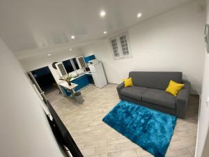 A kitchen or kitchenette at La Villa Navidad