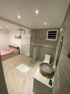 A bathroom at La Villa Navidad