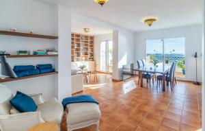 Χώρος καθιστικού στο Awesome Home In Almuñecar With Wifi +17 φωτογραφίες
