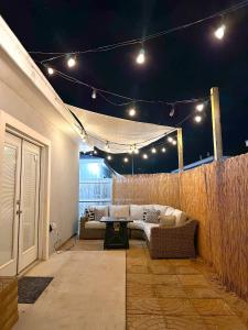 Χώρος καθιστικού στο 3BR Home Located In Uptown Edinburg