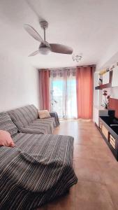 Część wypoczynkowa w obiekcie Cosy Apartment in Castellón with Shared Pool, 55 sqm