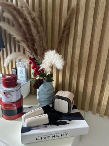 Foto dalla galleria di Amaia Steps Nuvali fully furnished unit with swimming pool view near Carmelray Pitland a Calamba