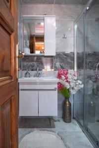 Bilik mandi di Manzara Konak Otel +37 gambar