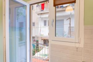 Foto Ateenas asuva majutusasutuse 50 Steps Metro Kato Patisia Renovated Athens Apt galeriist