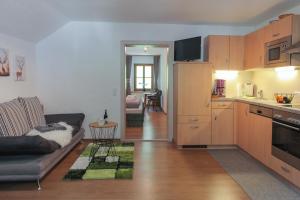 Kuchyňa alebo kuchynka v ubytovaní Appartement Premsteingut