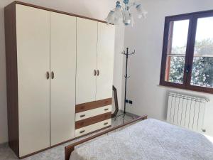 A bed or beds in a room at Charming apartment Menfi sea view