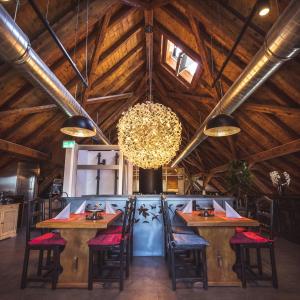Manoir du Vignoble餐厅或其他用餐的地方