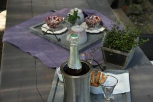 Gallery image of Logis H&ocirc;tel De La Chapelle in Milon-la-Chapelle