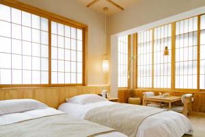 52 Designer B&B 객실 침대