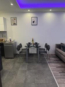 Η κουζίνα ή μικρή κουζίνα στο Oasis Residence Hajdúszoboszló