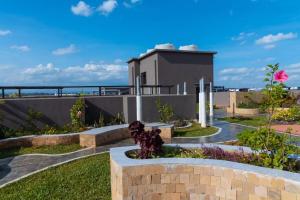 Κήπος έξω από το Paradise Haven