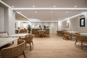 Istumisnurk majutusasutuses NĒRO Suites by NOMÉE Hospitality Group