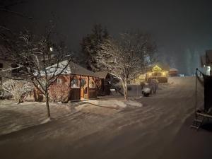 Pokoje i apartamenty u Sabiny - DOSTĘP DO JACUZZI TYLKO W WYBRANYCH OPCJACH sprawdź poniżej szczegóły rezerwacji v zime