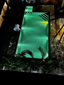 The Muthu Beach Resort内部或周边的泳池