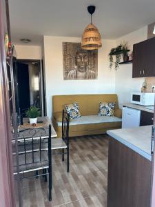 Kuchyň nebo kuchyňský kout v ubytování Apartamento Meliyeri1 1ª línea de playa