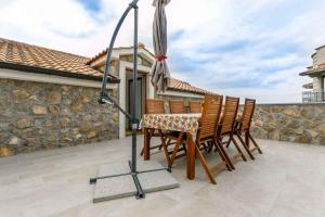 Ein Balkon oder eine Terrasse in der Unterkunft Apartment in Malinska - Insel Krk 38057