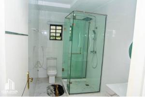 Bany a Udokanson Hotel And Suites