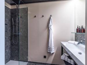 A bathroom at Platzhirsch Kufstein