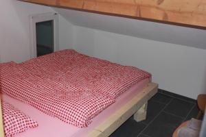 Postel nebo postele na pokoji v ubytování Hirschen B&B