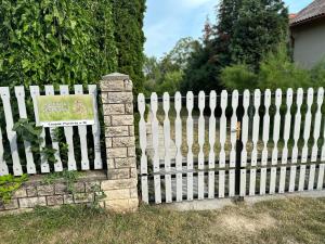 Galeriebild der Unterkunft Pacsirta Vendégház in Csopak