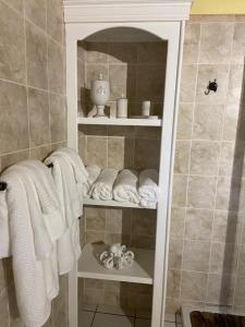 A bathroom at Seabliss Villa