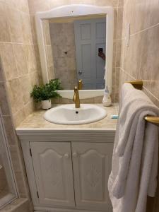 A bathroom at Seabliss Villa