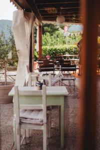 A balcony or terrace at Die Labsalerie - Urlauben am Wörthersee