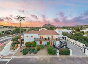 En generel udsigt til bjerge eller udsigt til bjerge taget fra feriehuset