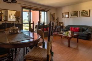 Posezení v ubytování Colinas d'Arrábida + 28 fotografií