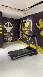 Gimnasio o equipamiento deportivo en Laten Suites Prince Sultan