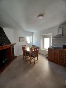 Kuchyň nebo kuchyňský kout v ubytování casa del cura