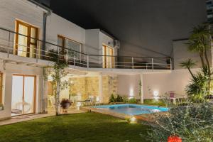 Bazén v ubytování La Morada Petit Hotel nebo v jeho okolí