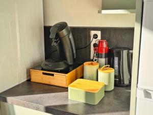 Kemudahan buat kopi dan teh di Hellébore - Cosy avec garage