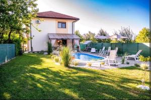 Πισίνα στο ή κοντά στο Riverside Plaza