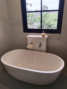 Sawitri Anandhita Luxury Villas的一间浴室