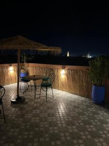 Balkón nebo terasa v ubytování Riad dar lakbira