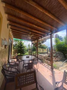 Balkoni atau teres di Villa sunset view