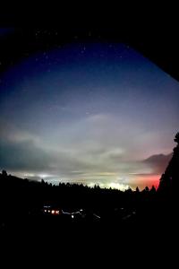 - une vue sur le ciel nocturne avec les étoiles dans l'établissement フォレスタ阿蘇車帰, à Aso