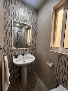 Koupelna v ubytování Sliema Comfort Retreat Quiet 1 Bedroom for 4 people with Self CheckIn