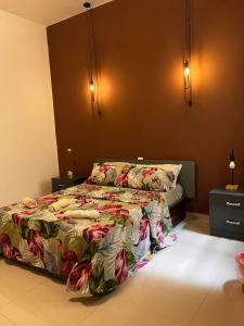 Postel nebo postele na pokoji v ubytování Sliema Comfort Retreat Quiet 1 Bedroom for 4 people with Self CheckIn