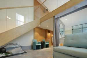 The Boutique Hotel with Authentic Antique Collection & Suzhou Garden的休息区