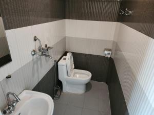 Hotel Ivy tesisinde bir banyo
