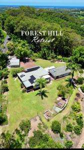CudgenにあるForest Hill Retreat-Private 10 acre Upscale Property with lots of extrasの森林丘陵公園の空中景観