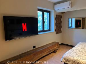 TV a/nebo společenská místnost v ubytování Canyon View Lodge - Matka