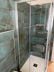 Ένα μπάνιο στο Casa Bice