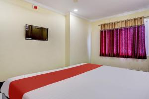TV a/nebo společenská místnost v ubytování Collection O Srinivasa Residency + 29 fotografií