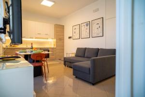 Posezení v ubytování Spacious accommodation with fast Wi-Fi and private terrace